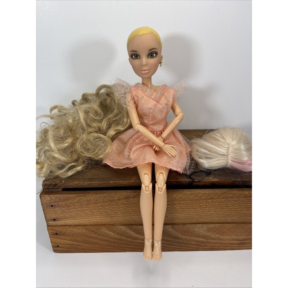 Spin Master Liv Doll: Hayden, Blonde Hair, Green Eyes, Articulated, 2 Wigs, 2009